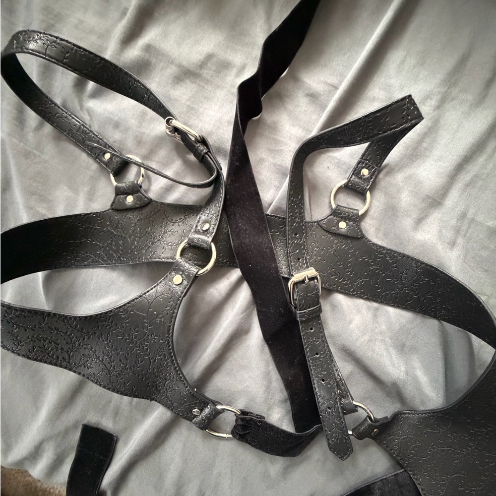 Celia ribbon wrap harness